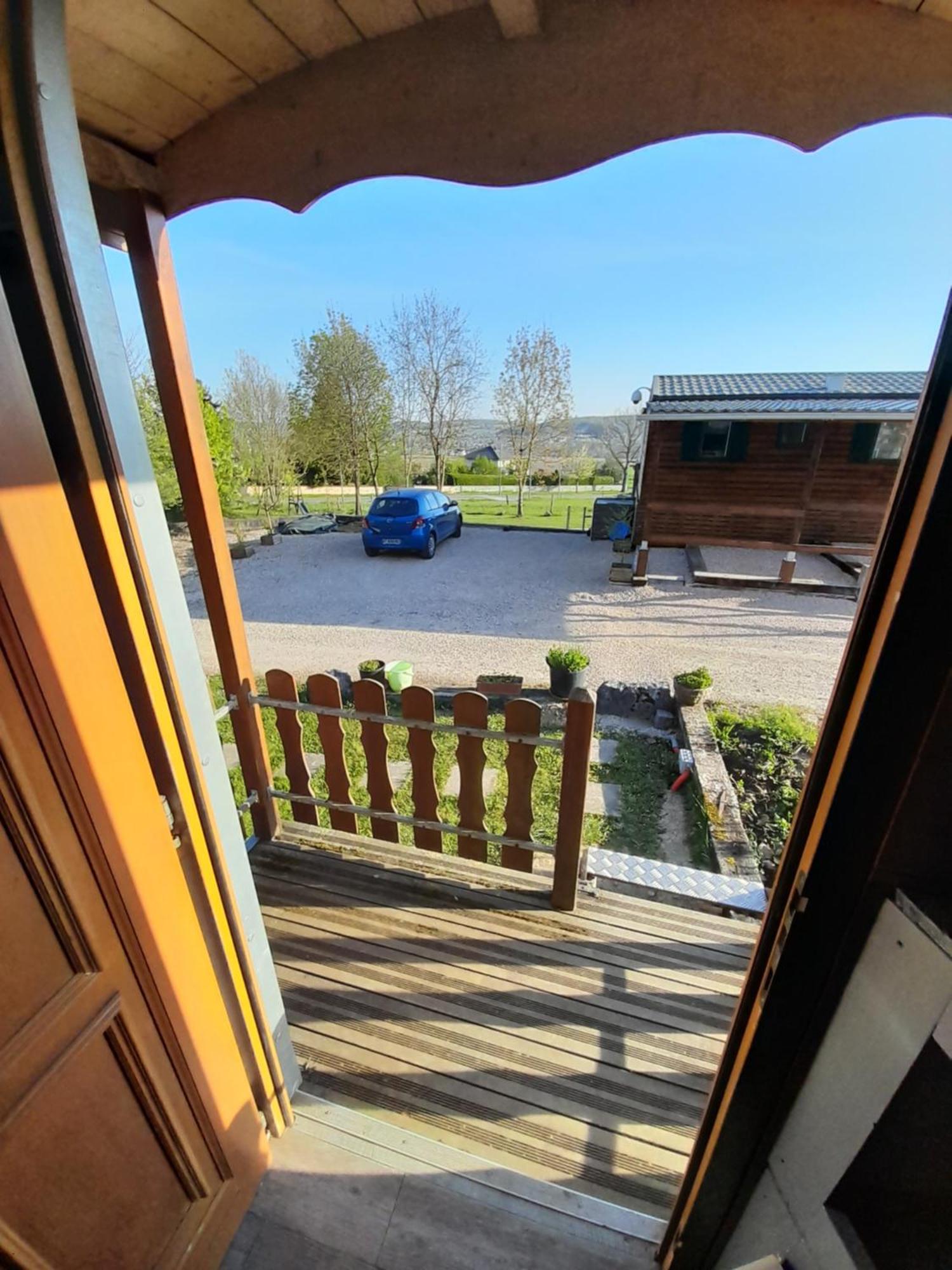 Waldighoffen Location Type Gite, Chambre D'Hote, Meuble De Tourisme Dans Joli Petit Chalet Typique Et Ou Jolie Roulotte Type Boheme מראה חיצוני תמונה