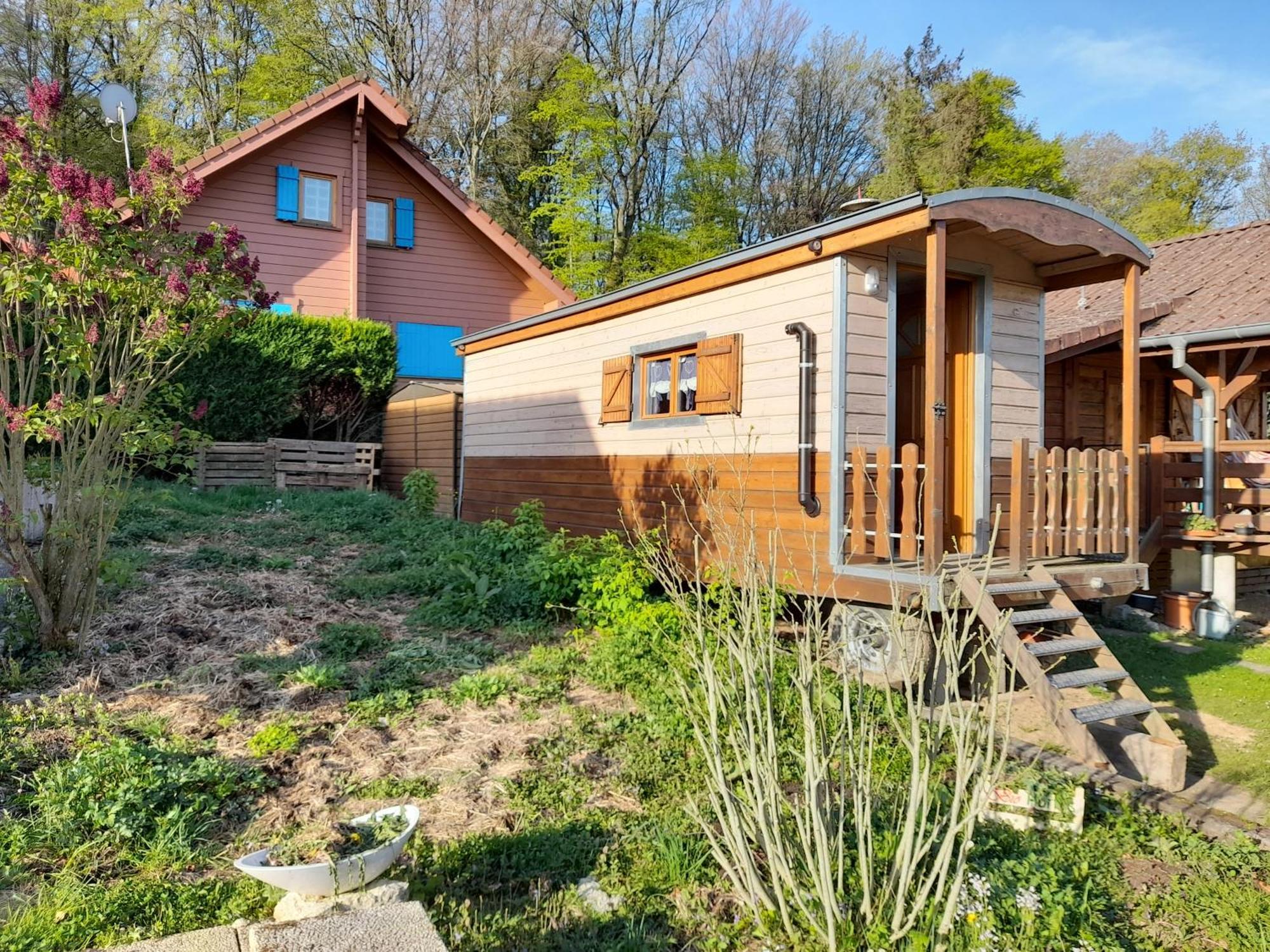 Waldighoffen Location Type Gite, Chambre D'Hote, Meuble De Tourisme Dans Joli Petit Chalet Typique Et Ou Jolie Roulotte Type Boheme מראה חיצוני תמונה
