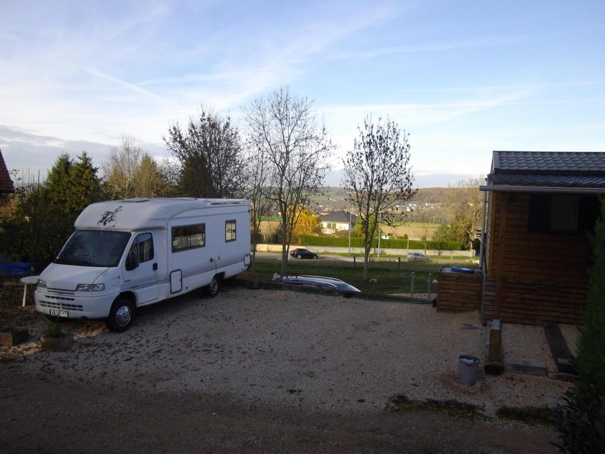 Waldighoffen Location Type Gite, Chambre D'Hote, Meuble De Tourisme Dans Joli Petit Chalet Typique Et Ou Jolie Roulotte Type Boheme מראה חיצוני תמונה